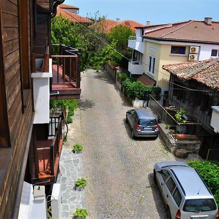 House Dimitrovi