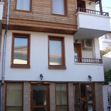 House Dimitrovi ゲストハウス