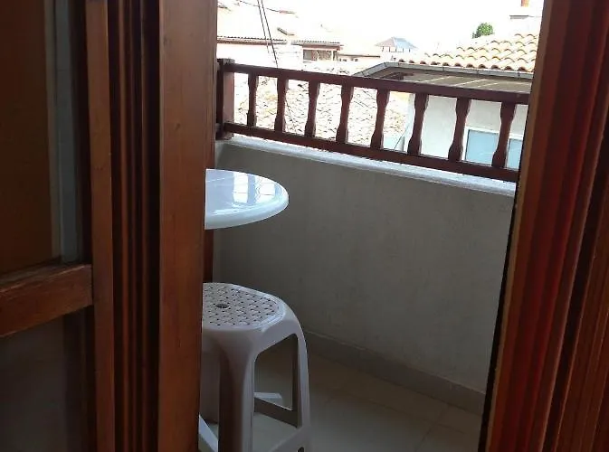 House Dimitrovi Πανσιόν 3*