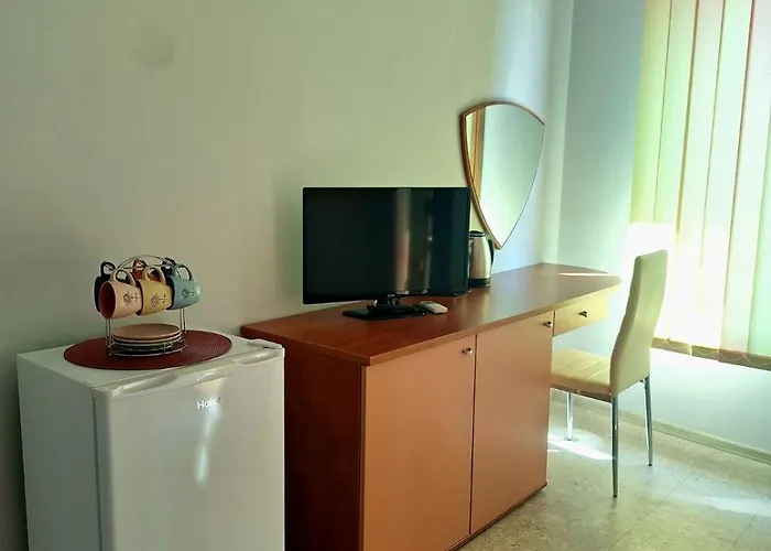 House Dimitrovi Πανσιόν