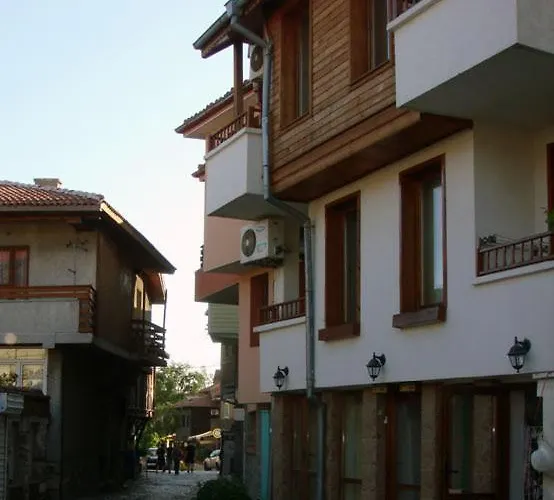 Πανσιόν House Dimitrovi 3*